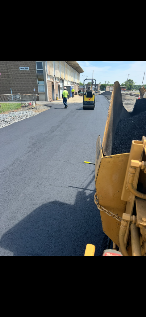 Asphalt paving